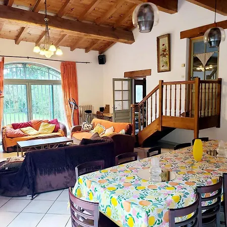 Grande Familiale Avec Piscine * Trèbes
